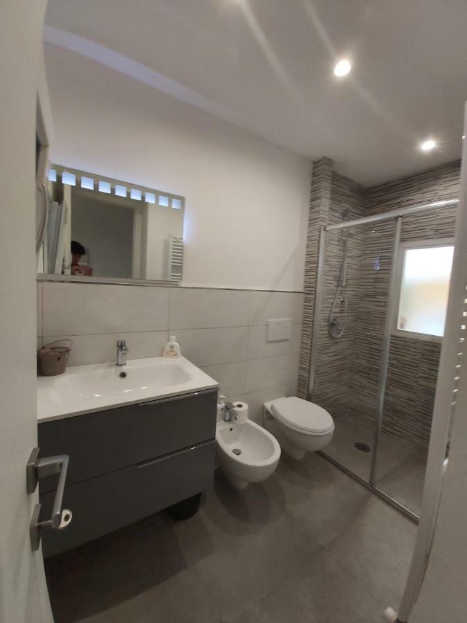 Helen Apartment Viareggio Bagian luar foto